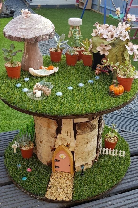 Fun craft projects for the children's room with artificial grass
