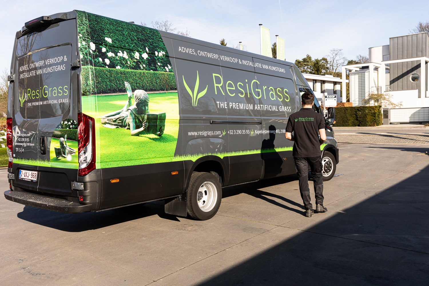 Resigrass Installatieteam legt bij uw thuis kunstgras