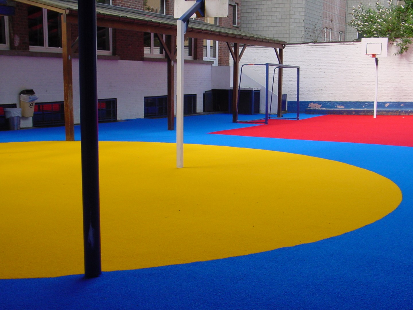 Colourful schoolyard Brussels city centre