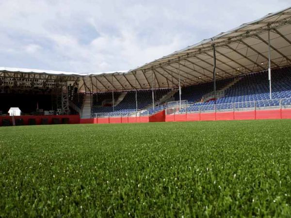 Fußballstadion mit Kunstrasen